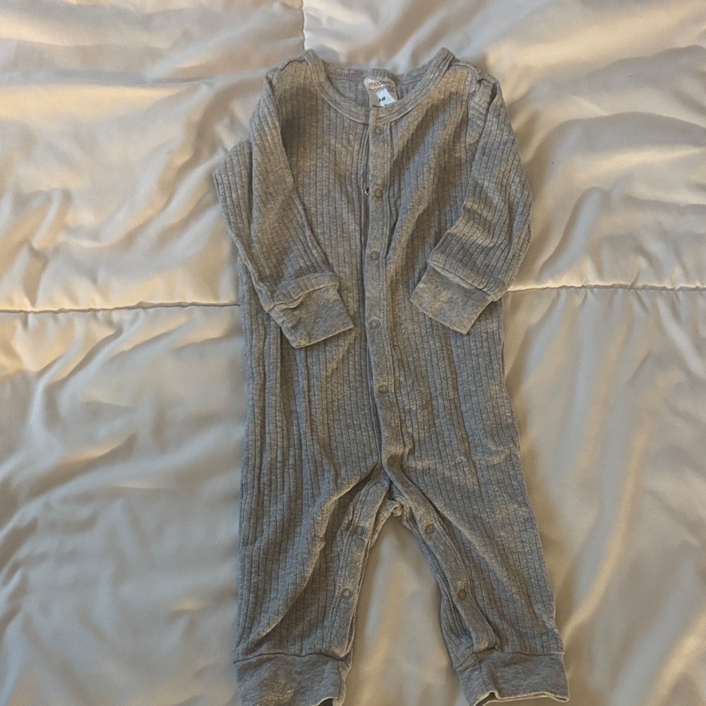 Soft Gray Ribbed Kids Footie
